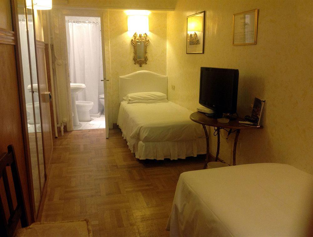 Hotel Fontana Roma Esterno foto