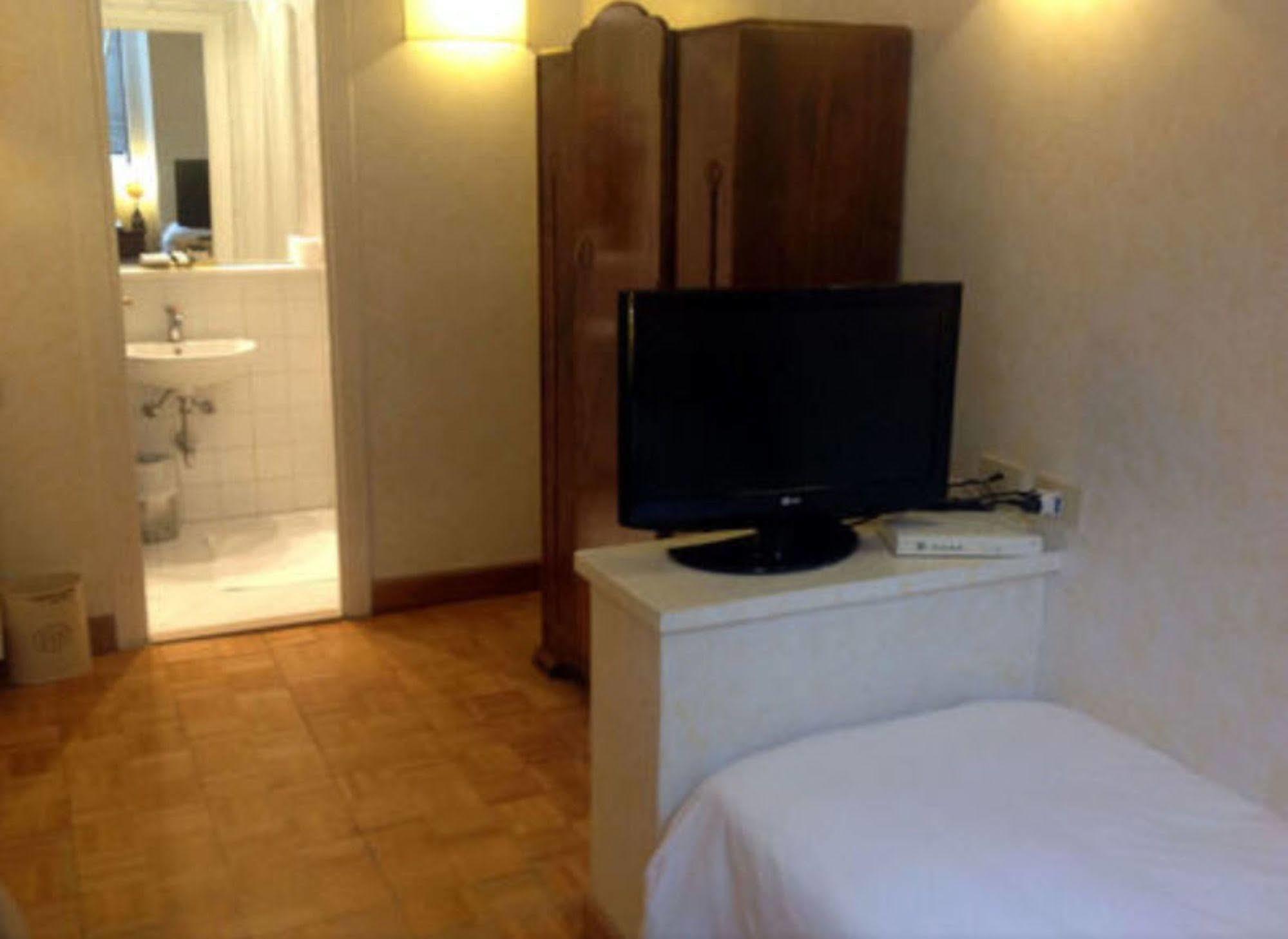 Hotel Fontana Roma Esterno foto